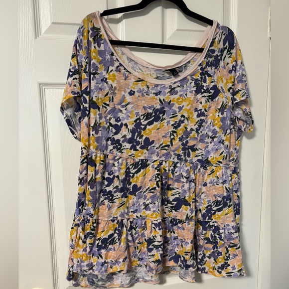 Torrid 2 Pastel Floral Blouse - Picture 1 of 3